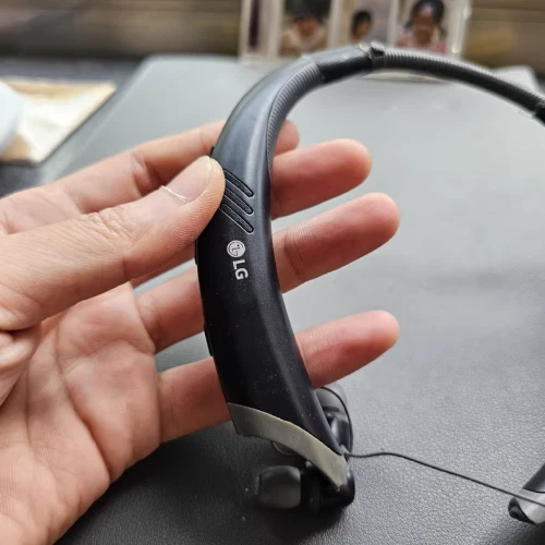 LG HBS-A100 Bluetooth Headphones -Wireless Neckband IPX4 Waterproof 13hr Battery - Image 3 of 4