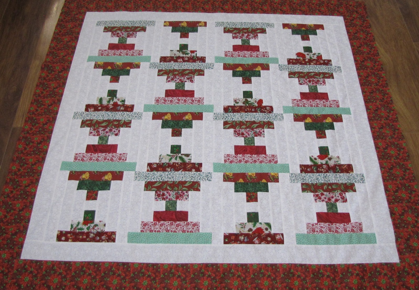 Patchwork Quilt Top "Christmas #10" PIECED~Bed ,Lap,Wall,Sofa 56"Sq USA Homemade