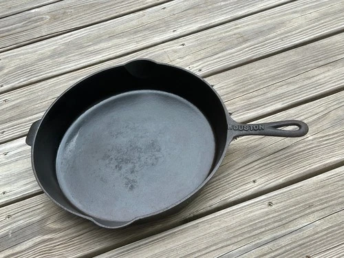 Vintage Griswold Cast Iron #12 Skillet  Logo - Heat Ring