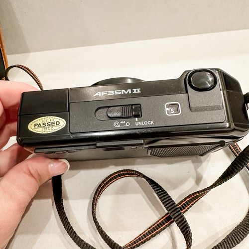 Canon Sure Shot AF35M II Film Camera 38mm f/2.8 - PARTS ONLY PLEASE READ - Picture 2 of 8
