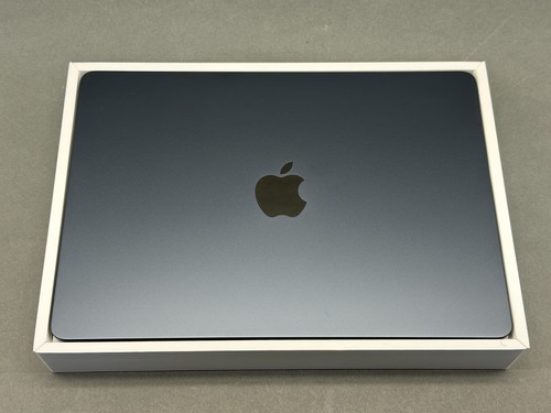 Apple MacBook Air 13,6" M2 3,5 GHz 8 Go RAM 256 Go SSD Minuit A2681 2022