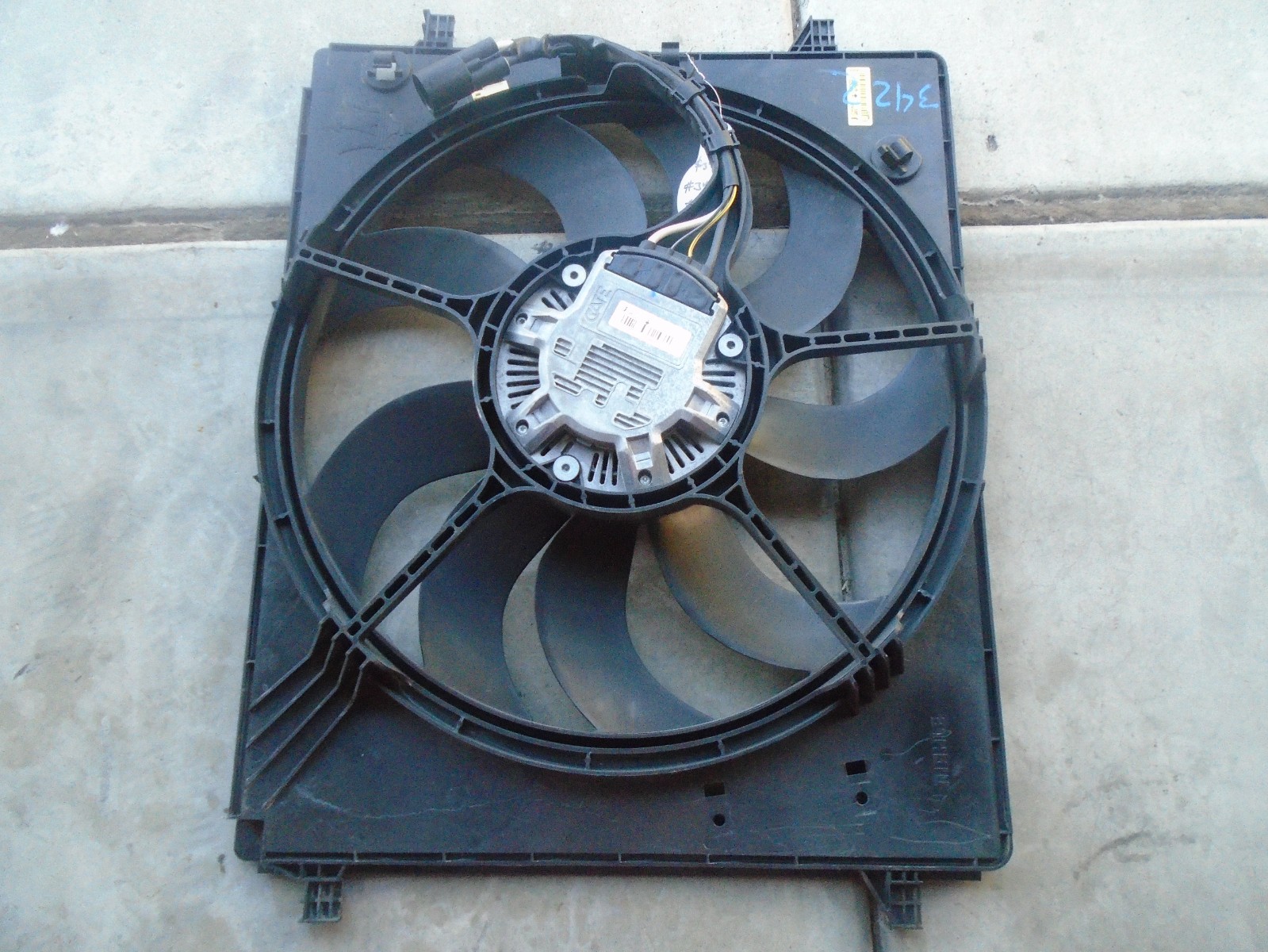 14-22 Maserati Ghibli M157 Engine Radiator Cooling Fan Motor Assembly OEM