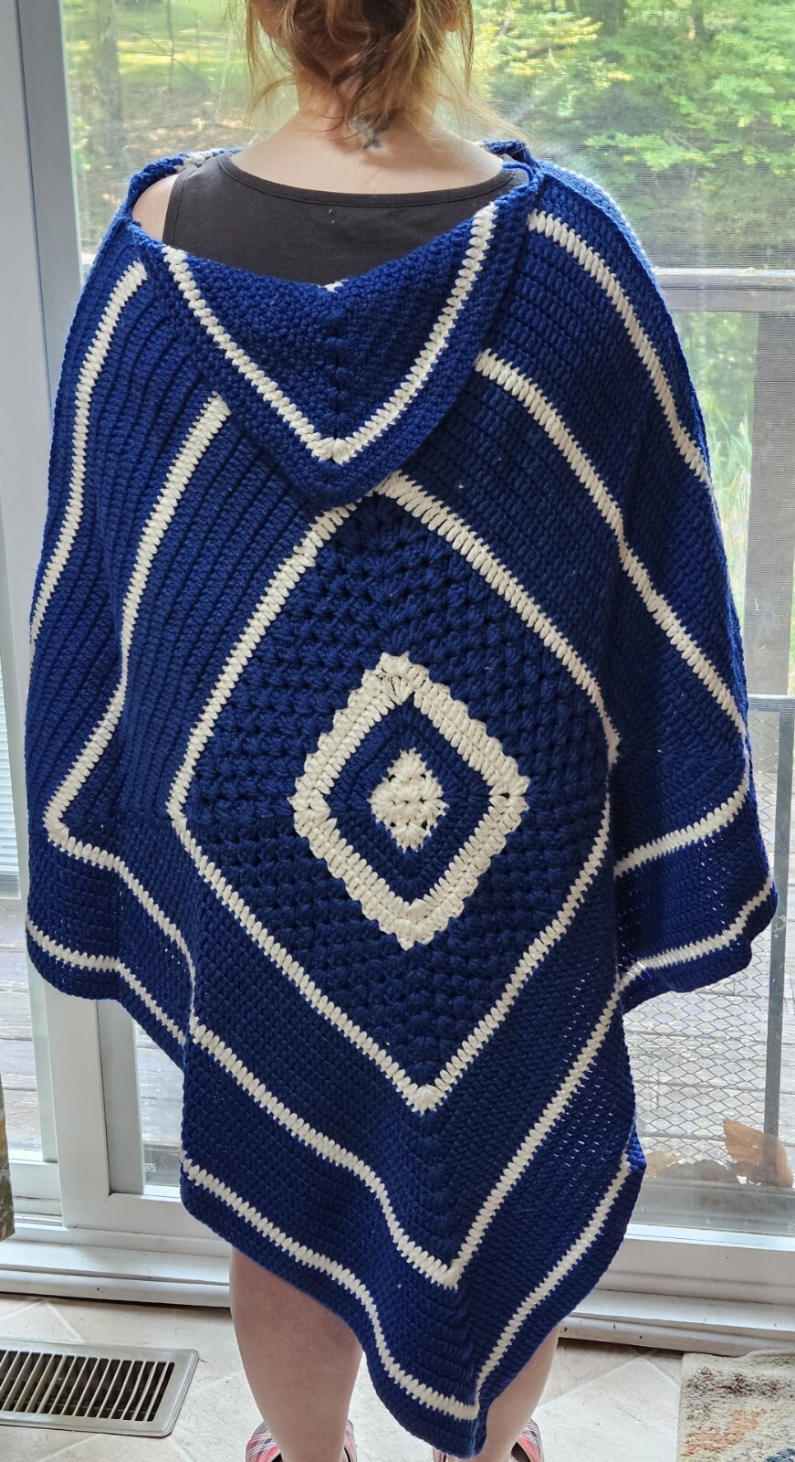 Vintage Crocheted Triangular Pullover Poncho Blue… - image 4