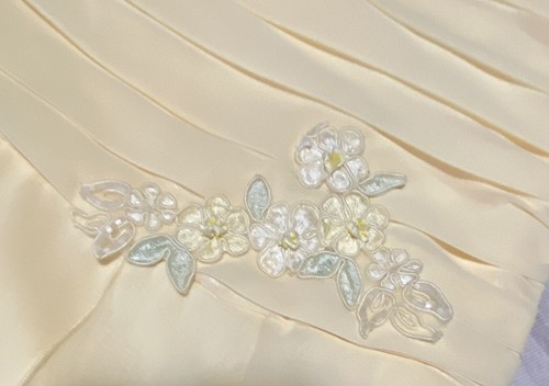 Jessica McClintock Pale Yellow Pleated Embroidered Bodice Chiffon Formal Size 4 - Picture 15 of 18