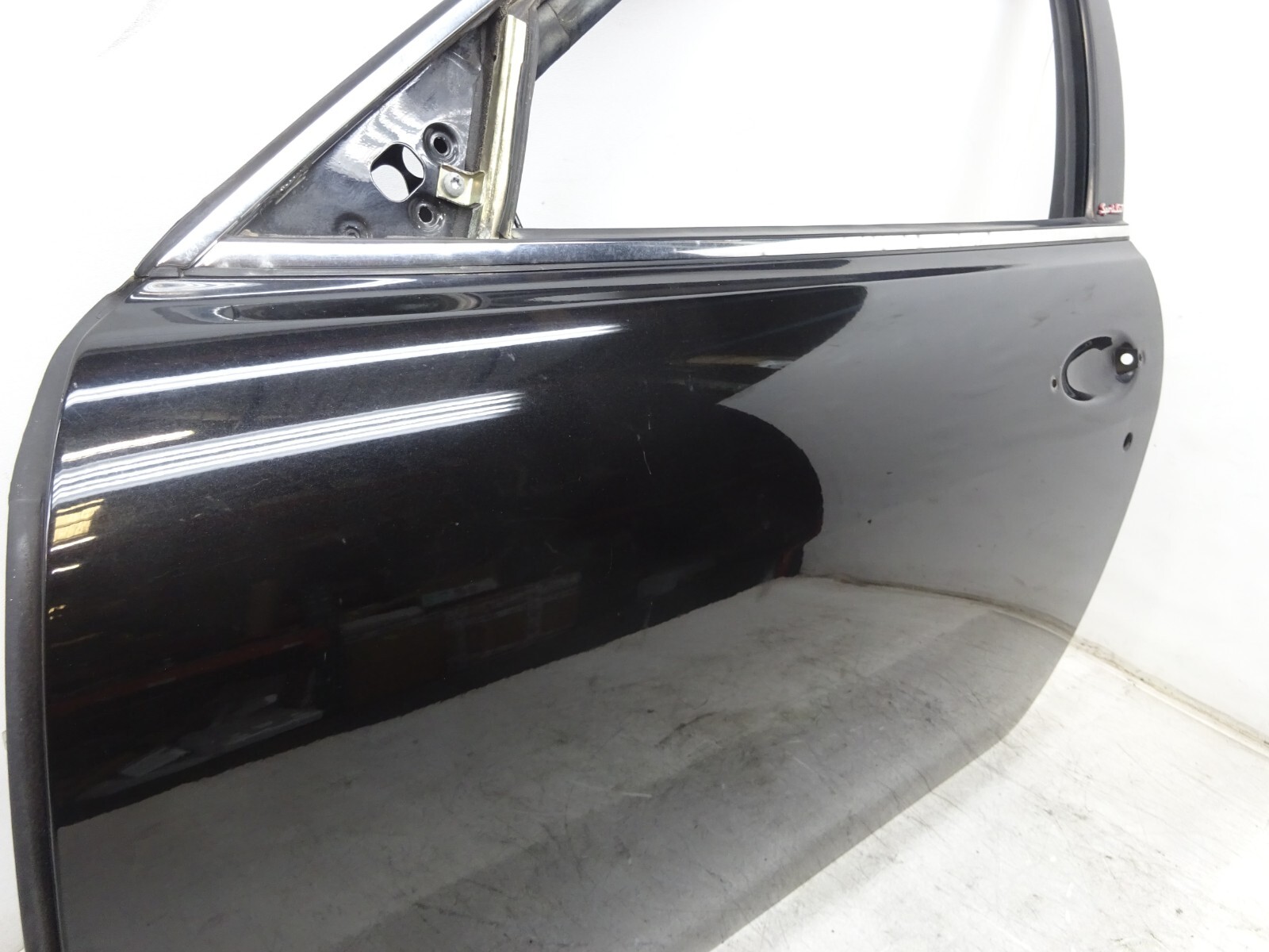 2005-2008 Maserati Quattroporte Front Left Door Shell Panel Black OEM DE2209145