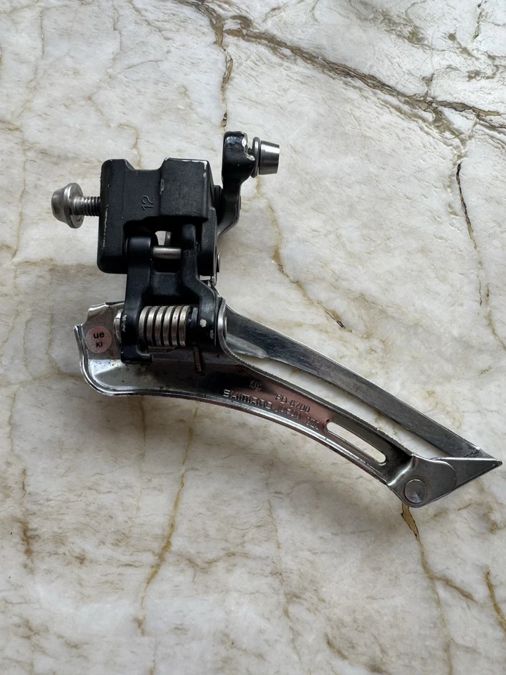 Câmbio dianteiro de bicicleta Shimano Ultegra FD6700 - Imagem 3 de 4