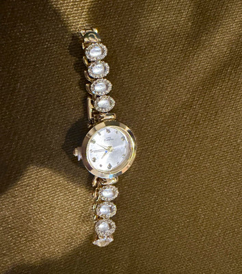Zingnu Women s Gold Tone Bracelet Watch Quartz Analog White Dial 22mm Round