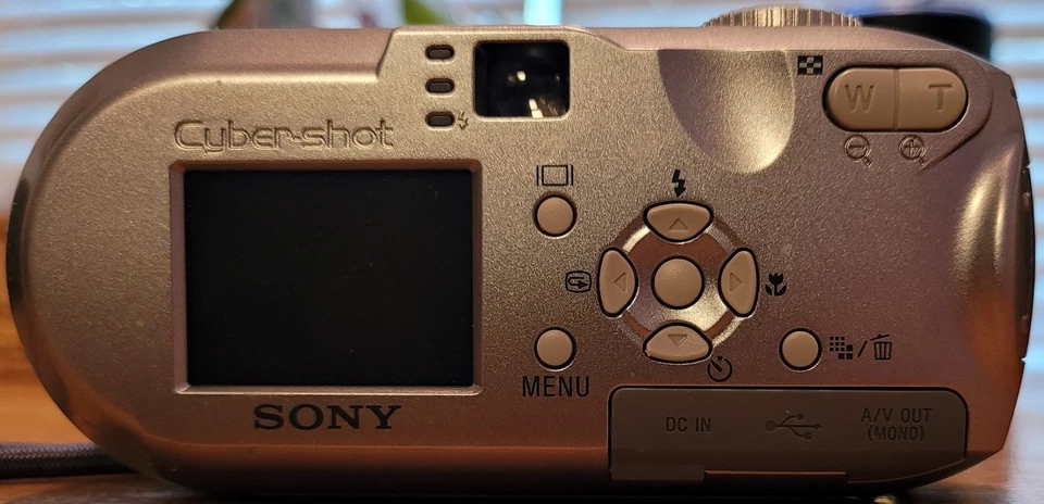 Sony Cyber-shot DSC-P93A 5.1MP Compact Digital Camera – Silver - Pre-Owned - Image 4 of 4