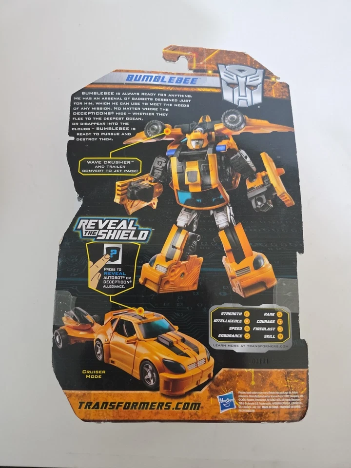 Transformers Universe Classics G1 Reveal The Shield Bumblebee Generations  - Image 2 of 4