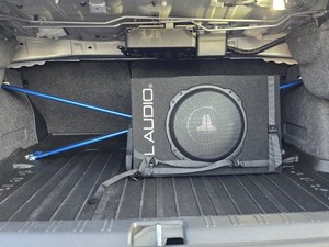 CS110RG-W3v3 - JL Audio Single 10W3v3-4 Sub In PowerWedge Enclosure - Foto 2