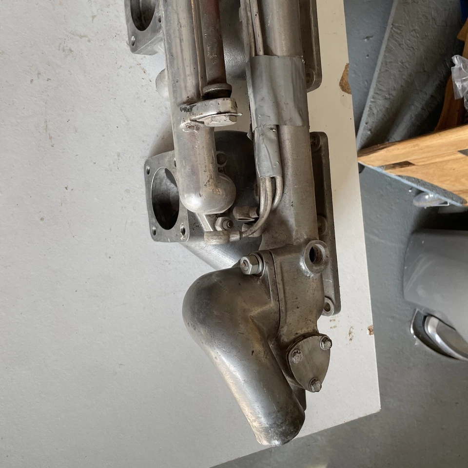 Colector de admisión Jaguar E-type 3.8 Foto 3 de 4