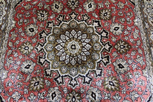 AN OUTSTANDING HANDMADE KASHMIR SILK RUG WITH SUPERB COLORS 165 X 105 CM - Picture 9 of 20
