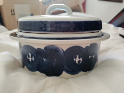 Arabia Finland blue anemone Ulla Procope lidded tureen/gravy server 7  dia lid