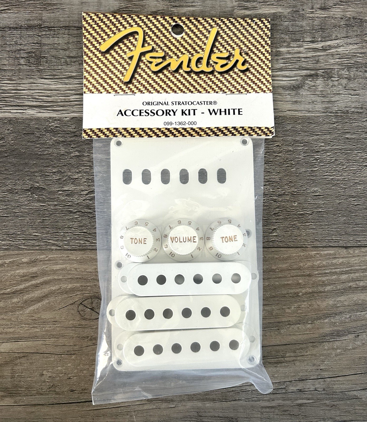 Fender Original Stratocaster White Guitar Accessory Kit 099-1362-000 USA NEW