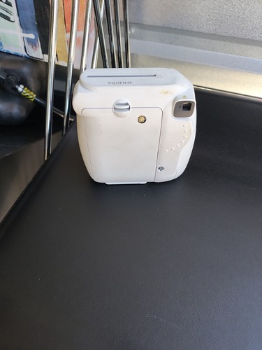 Fujifilm Instax Mini 9 Instant Film Camera - Picture 2 of 2