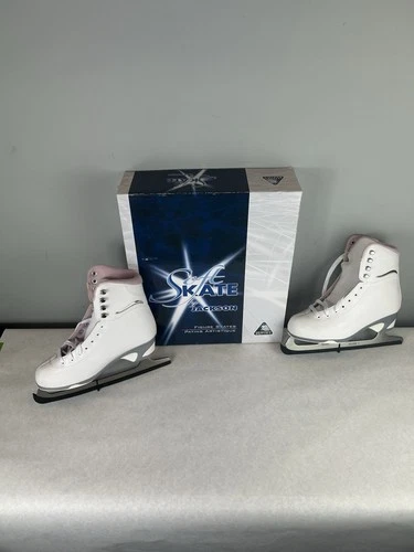 Jackson Ultima SoftSkate Womens/Girls Figure Skate, Size 6 Women's, White/Purple