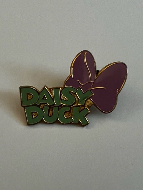 Tokyo TDR Daisy Ducks Character Name With A Big Pink Bow  Disney Pin (A3)
