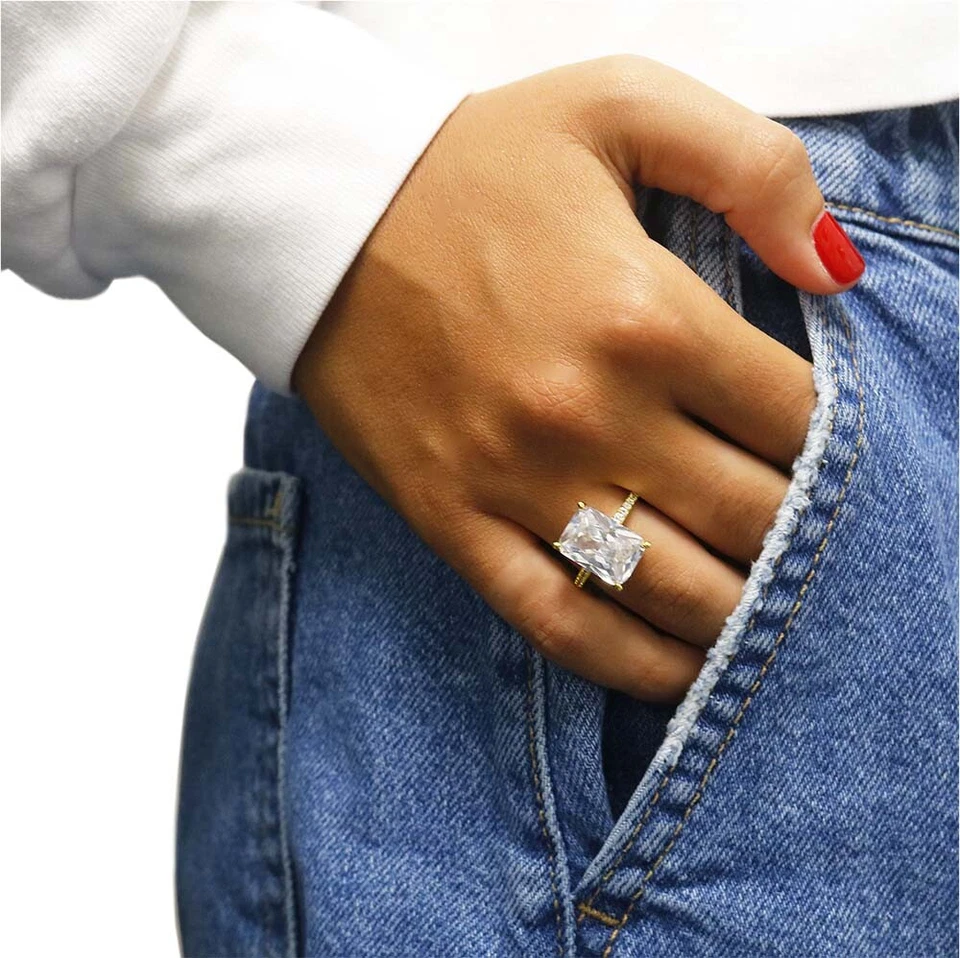 Alianza de compromiso enchapada en oro de 18k circonita cúbica corte esmeralda anillo para mujer tallas 6-9 Foto 2 de 2