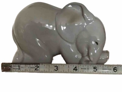 Keramik kniender/schlafender Elefant 15 cm lang