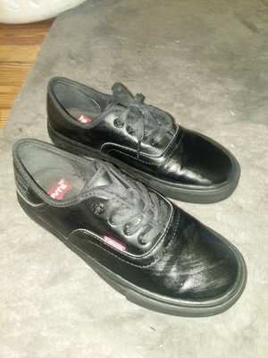 levi's black leather sneakers