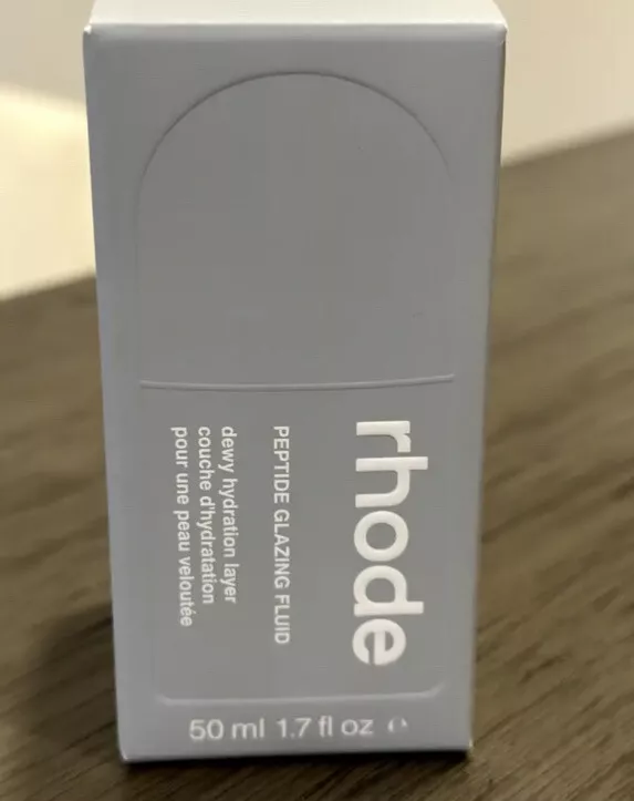 Tout neuf dans sa boîte, liquide de vitrage peptidique RHODE 50 ml/1,7 oz Tout neuf dans sa boîte, liquide de vitrage peptidique RHODE 50 ml/1,7 oz