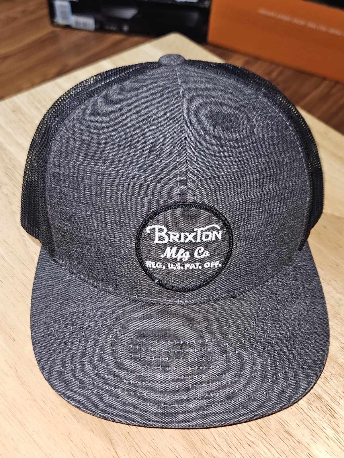 NWOT Brixton Mfg Co Wheeler Trucker Mesh Snapback Hat Cap Black Gray