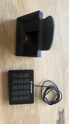 Elgato Stream Deck MK1 mit 3D-Druck-Ständer und Handyhalterung