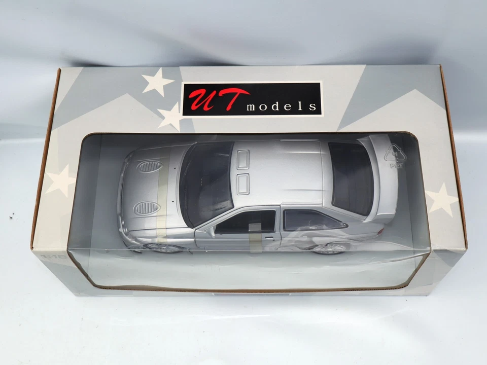 UT Models Ford Escort RS Cosworth 1992 Silver 1:18 Brand New in Box 22706 - Image 3 of 4