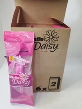 GILLETTE DAISY CLASSIC 2 BLADE DISPOSABLE RAZOR w MOIST SMOOTH STRIP 6 x 2.