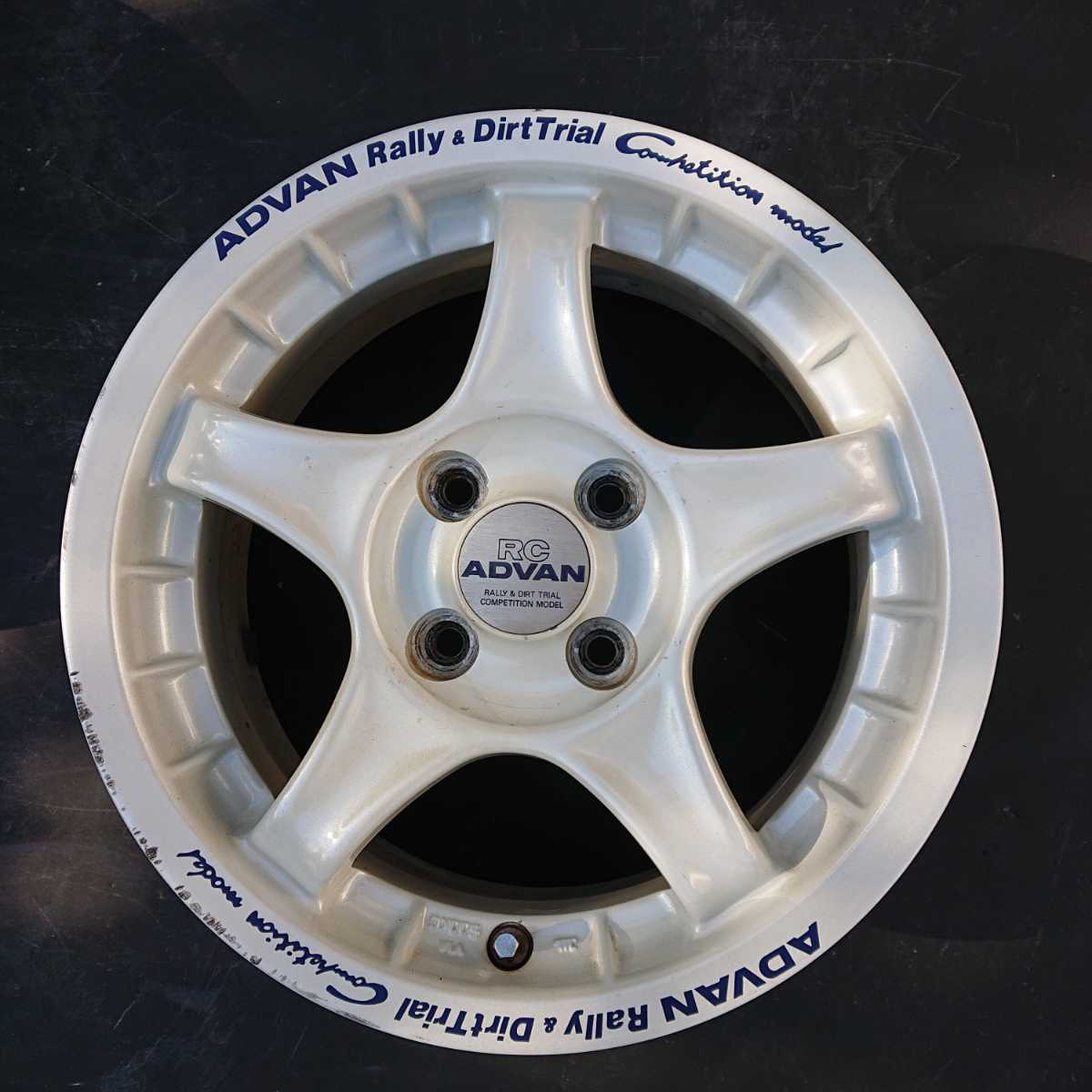 ADVANホイール Advan RZ-F2 18x10 +40 5x114.3 Racing Titanium Black Wheel