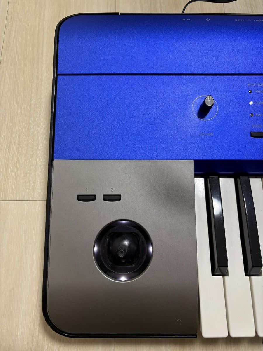 Korg Krome-61-BL Blue Keyboard Synthesizer with Soft Case