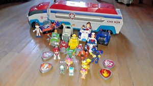 paw patrol trailer truck