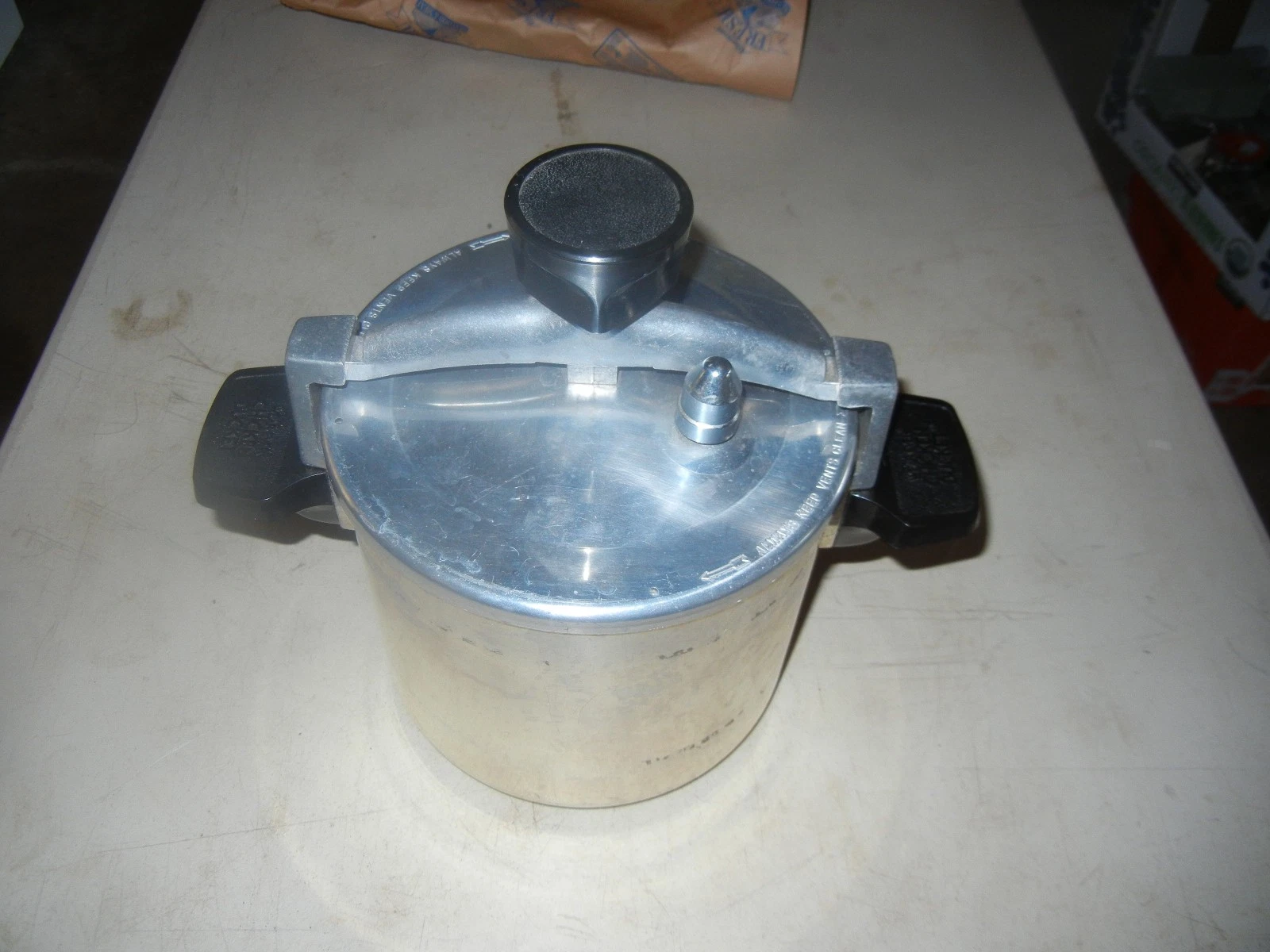 Vintage Wear- Ever Chicken Bucket 6 Quart Low Pressure Cooker