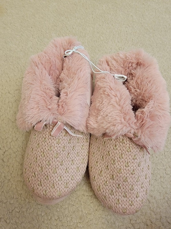 Women's Slippers - Size Small 5/6 - Pink - New!