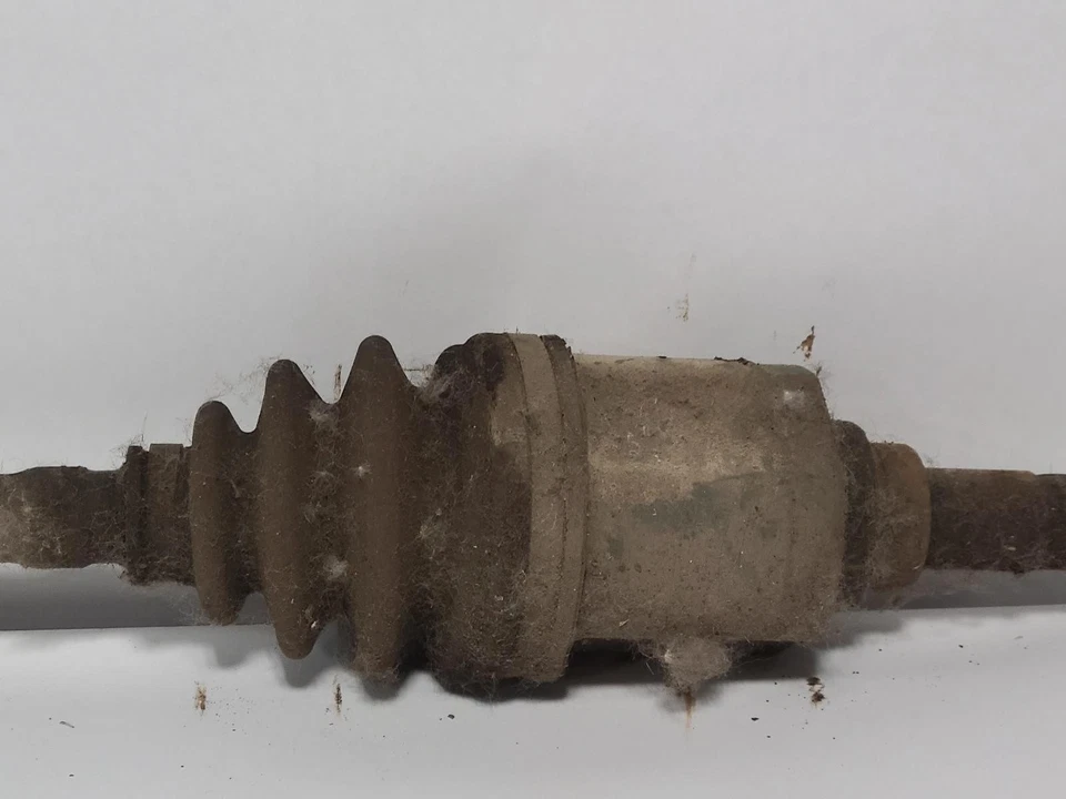 Eje de transmisión izquierdo usado se adapta a: Ford Aspire MT 1995 grado A izquierdo Foto 2 de 4