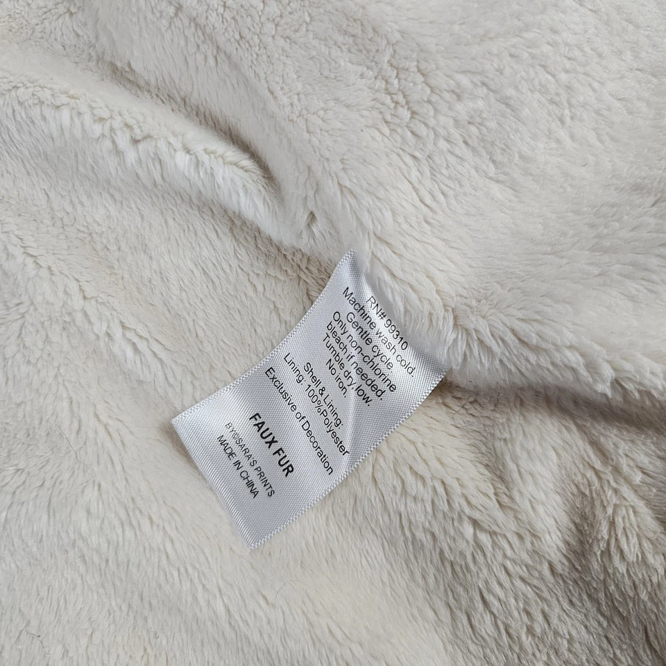 Abrigo de invierno de piel sintética Widgeon para niñas talla 4 crema con estrellas azules y pompones  Foto 4 de 4