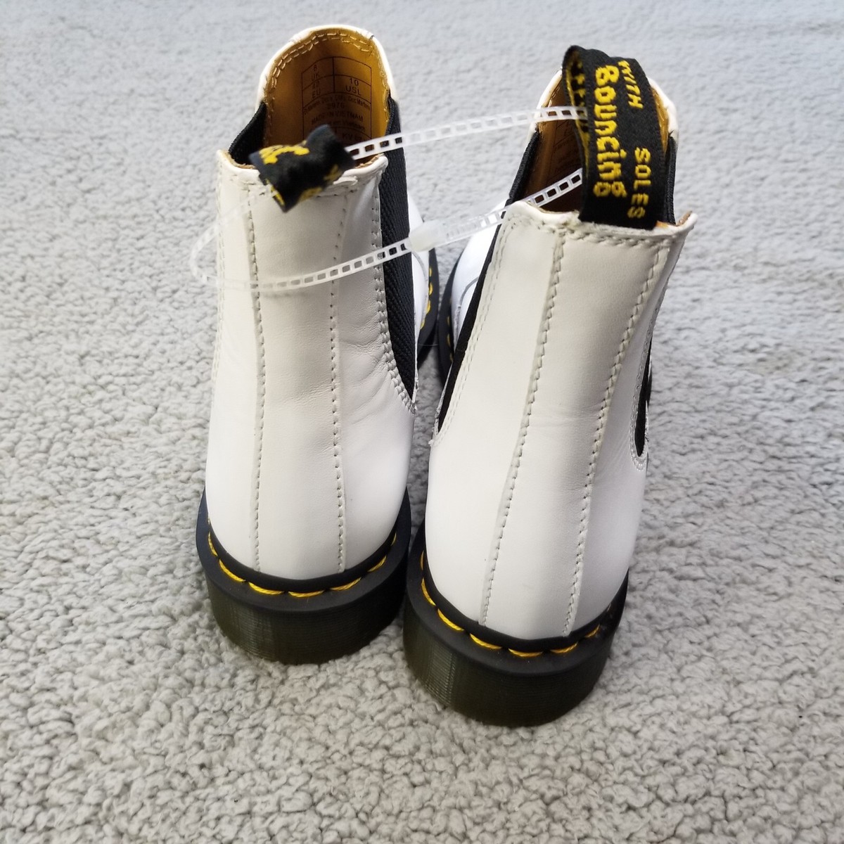 Dr. Martens Boots Mens Size 10 White 2976 Quad Chelsea Platform Leather Lug Sole Dr. Martens 2976 Quad Chelsea Boots Women Size 8 White  main image 4
