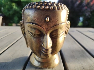 Sculpture Art Déco. Tête de Bouddha Thaïlandais. En bronze patiné doré vieilli. - Photo 1/4
