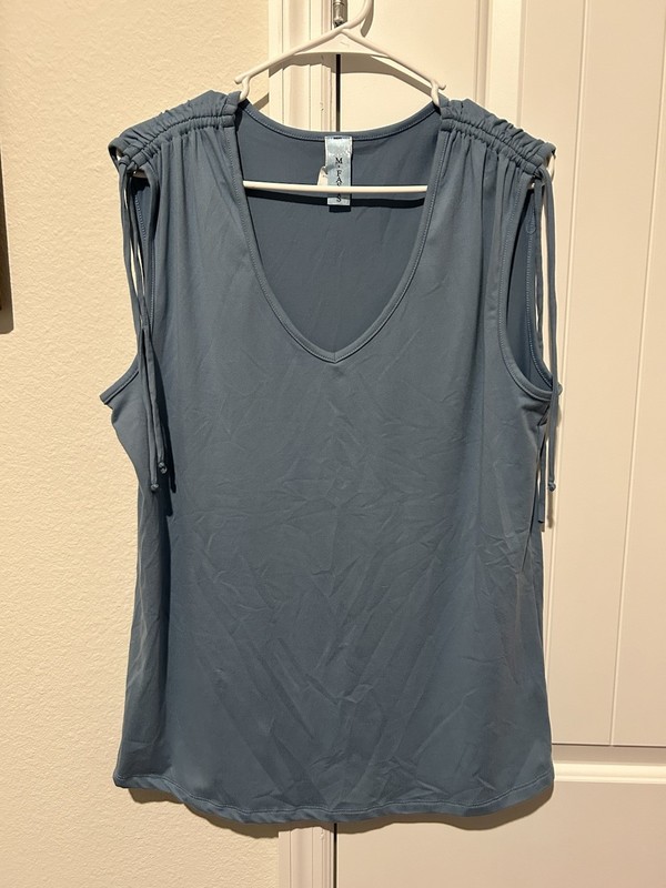 M. Fasis Women’s 1X Light Blue Tank Top. Good Condition. 
