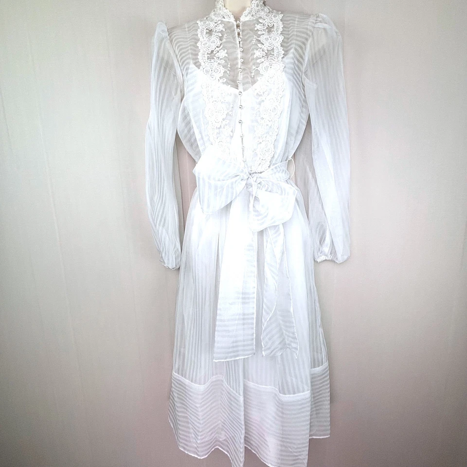 Vestido de Dormir Peignoir Blanco Transparente Boda Años 70 De Colección Bordado Perlas 2 Piezas Pequeño Foto 3 de 4