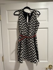 Black White Chevron Belted V-Neck Sleeveless Short A-Line Dress Size M