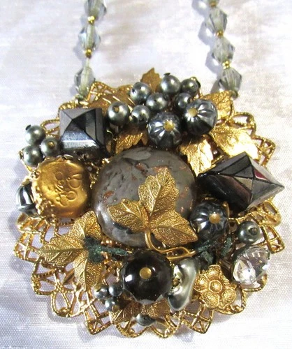 VTG Early MIRIAM HASKELL ? Stone Rhinestone Gold Tone Pendant Necklace