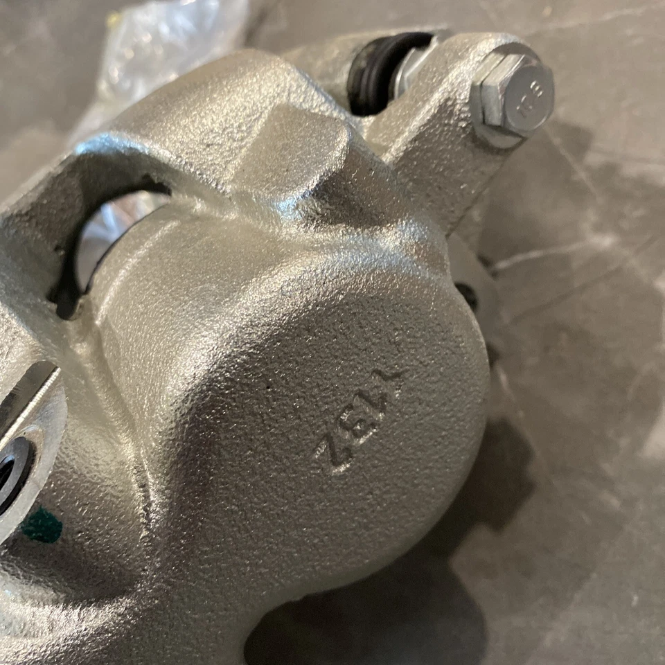 Pinza de freno delantera DRIVESTAR 18B5054 Chrysler, Dodge, Ram Foto 3 de 4