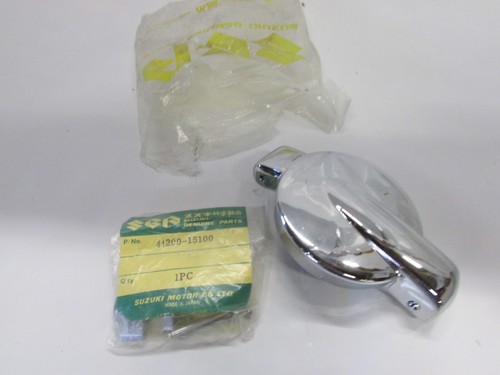 NOS OEM Suzuki 1971-72 T500 GT380 GT550 GT380 Fuel Tank Cap 44200-15100 - Picture 3 of 3