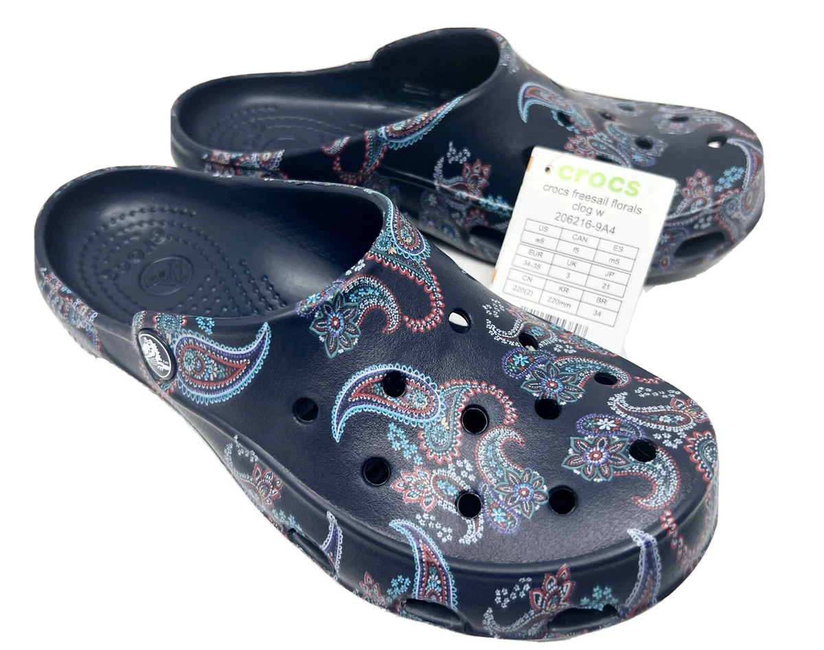 Crocs Freesail Paisley Clogs Women's Size 5 Navy NEW