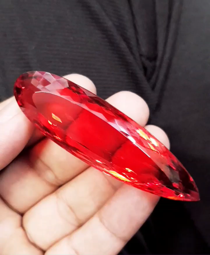 160 Ct Funkelnder Bunter Rottopas Farbe Künstliche Top Qualität Birnenform - Video 1 von 1