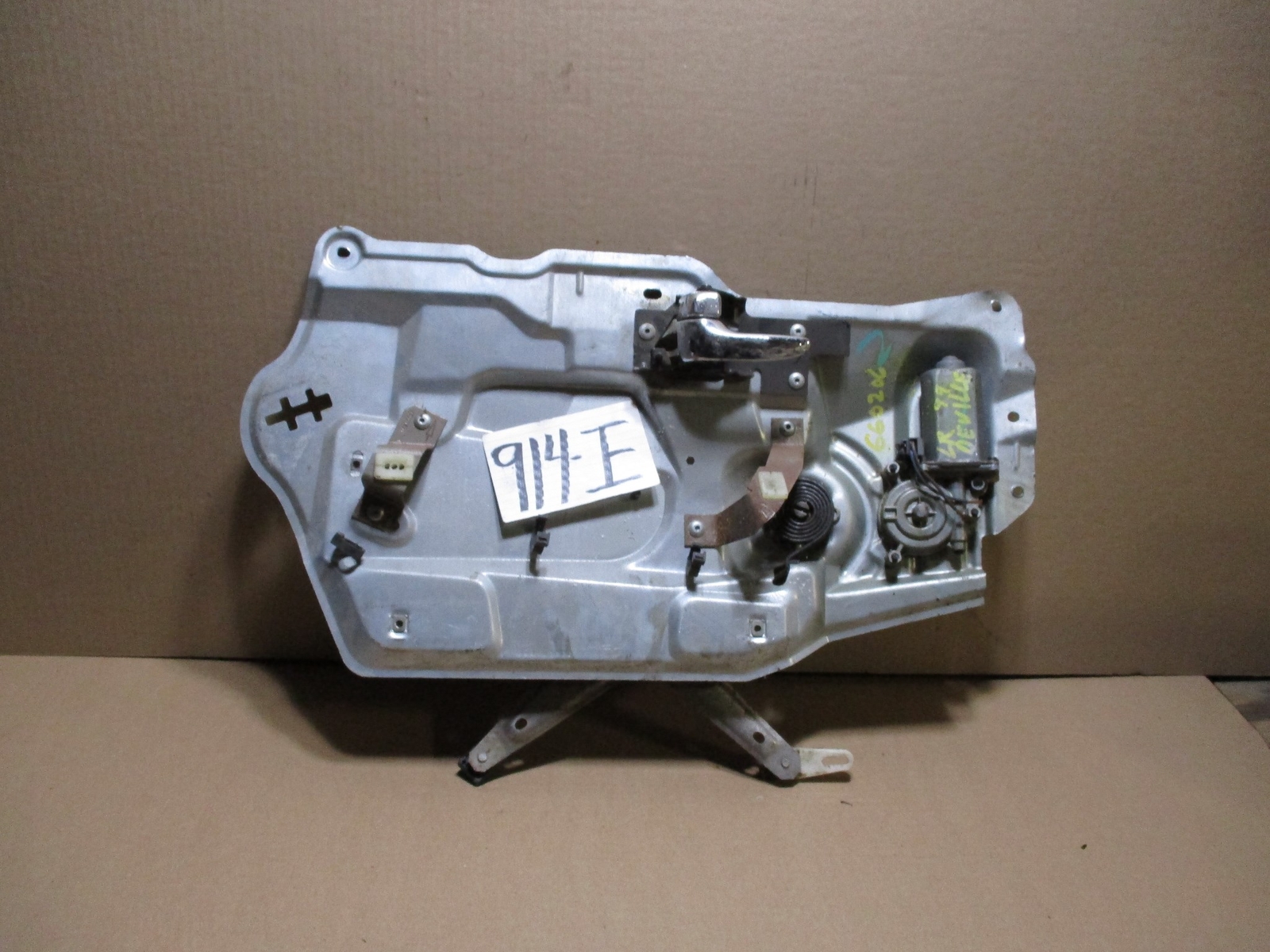 97 98 99 Cadillac DeVille REAR Driver Side Window Regulator W/ Motor #914-E