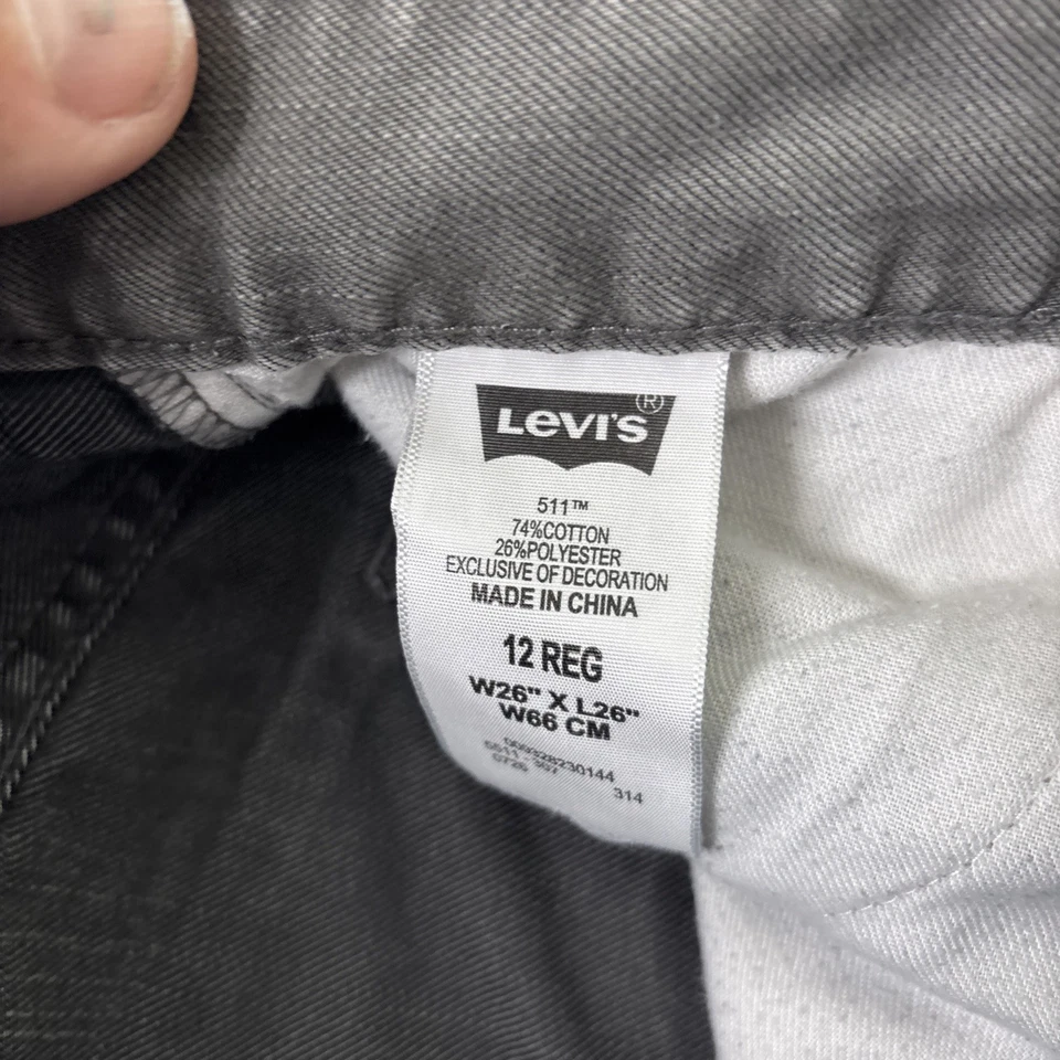 Pantalones de mezclilla negros ajustados Levis 511 W26 L26 juveniles talla 12 mezcla de algodón regular Foto 3 de 4