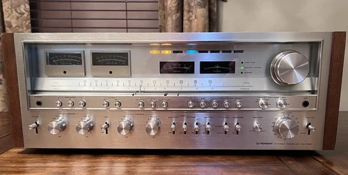 Pioneer SX-1980 Vintage Stereo Receiver in excellent condition.