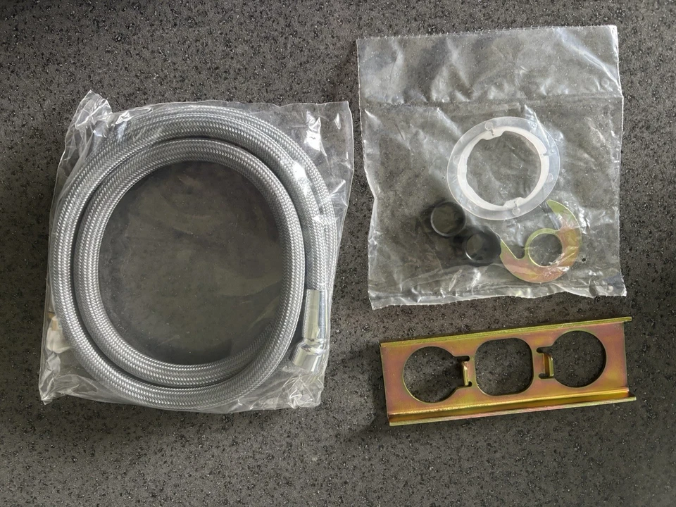 Kit de recorte de grifo de cocina plegable Moen Brantford DSPLY5985ORB bronce frotado con aceite Foto 3 de 4